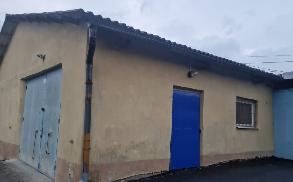 Budova - hala vhodná na podnikanie , Lipany