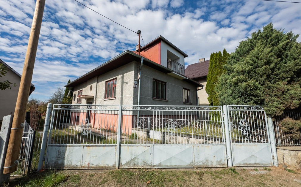 Dom s potenciálom a veľkou záhradou – Jakubovany