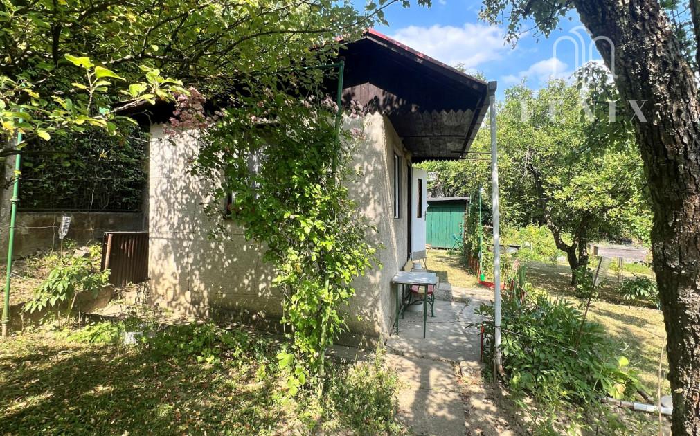 PREDANÉ - Na predaj útulná CHATKA s POZEMKOM  – Horný Bankov, len 8 km od Košíc!