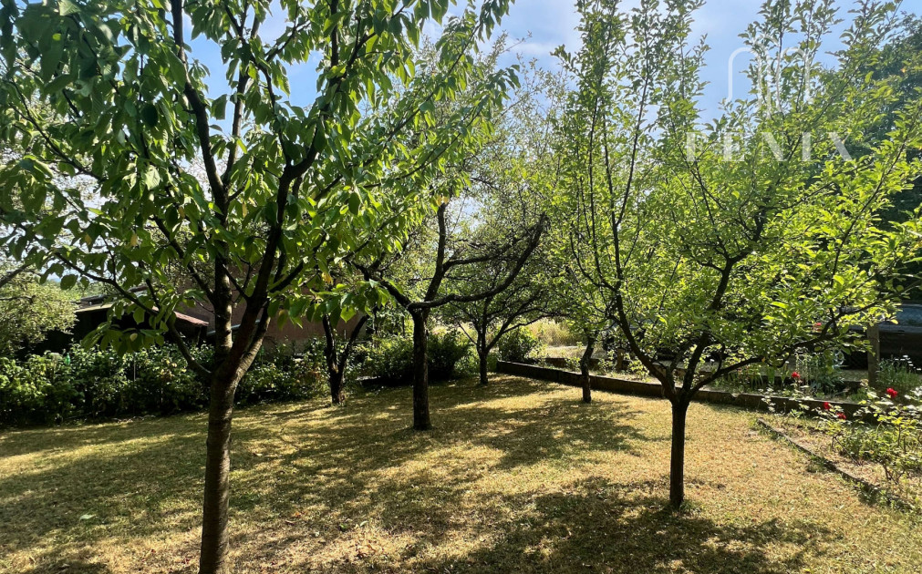 PREDANÉ - Na predaj útulná CHATKA s POZEMKOM  – Horný Bankov, len 8 km od Košíc!