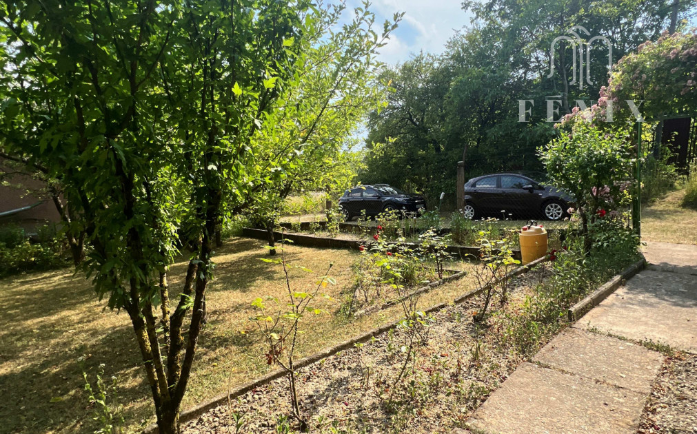 PREDANÉ - Na predaj útulná CHATKA s POZEMKOM  – Horný Bankov, len 8 km od Košíc!