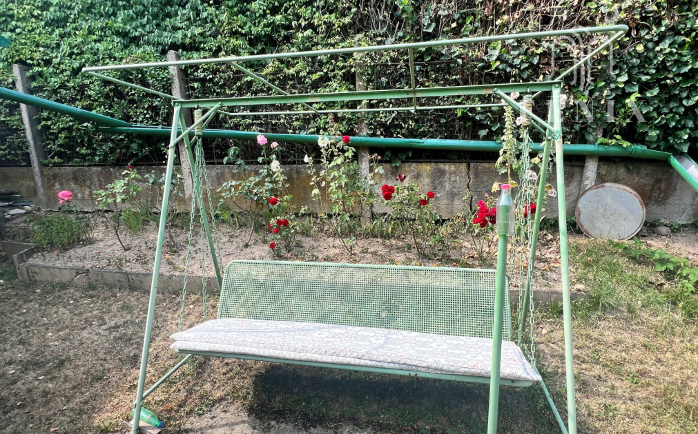 PREDANÉ - Na predaj útulná CHATKA s POZEMKOM  – Horný Bankov, len 8 km od Košíc!