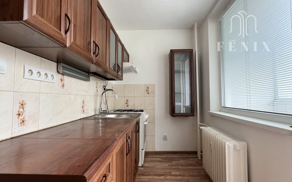 Výborná investícia, alebo príjemné bývanie,  1- izbový byt 38 m2 + zasklená loggia, klimatizácia