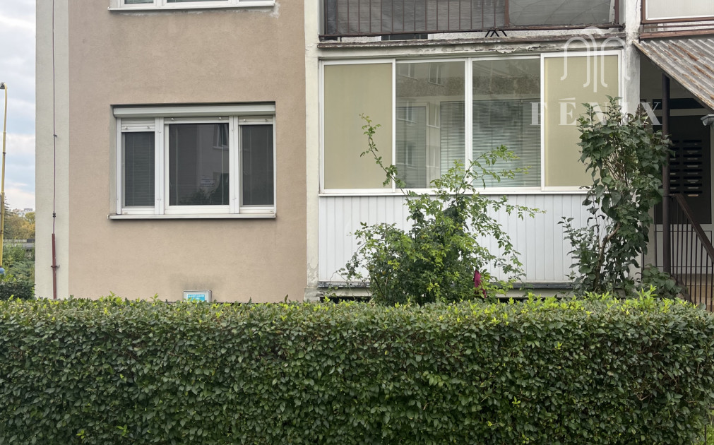 Výborná investícia, alebo príjemné bývanie,  1- izbový byt 38 m2 + zasklená loggia, klimatizácia