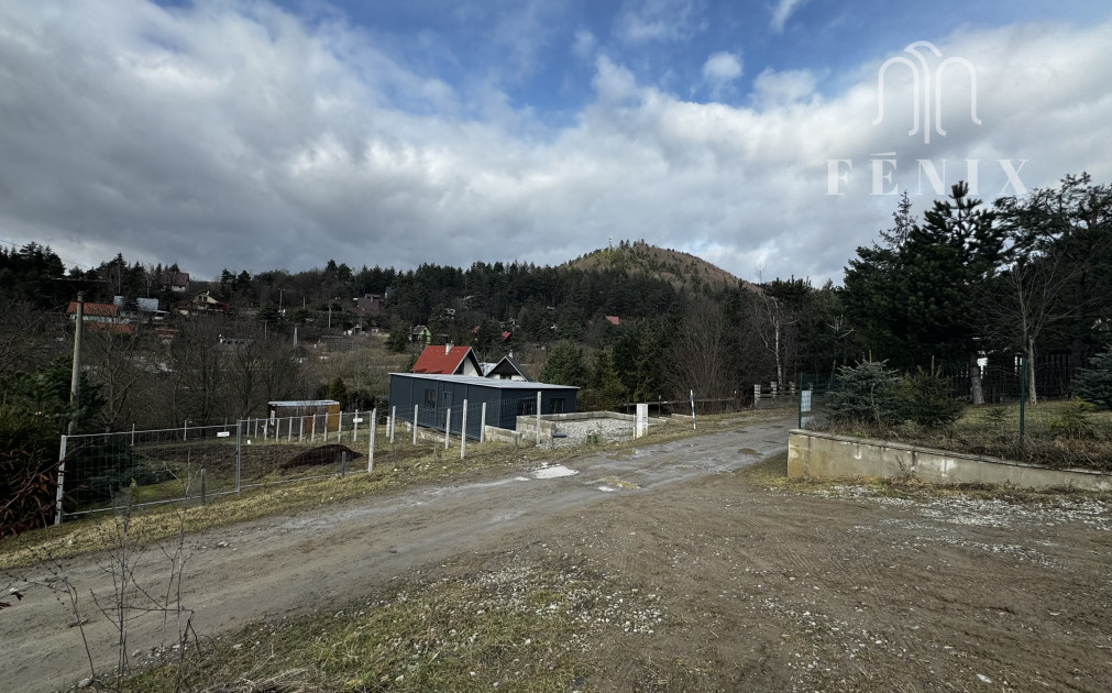 Slnečný pozemok  vhodný na výstavbu RD , Drienica