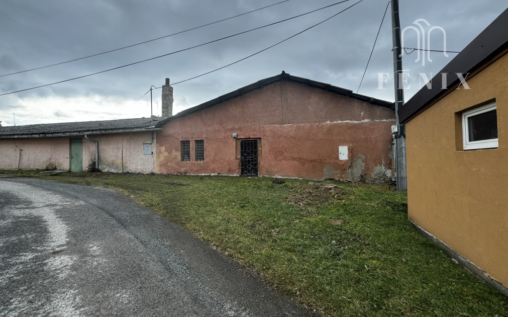 Budova - hala vhodná na podnikanie , Lipany