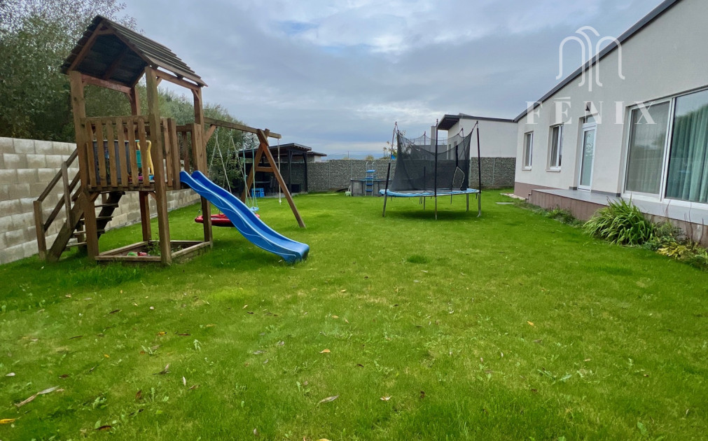 Priestranný rodinný dom - novostavba blízko Košíc