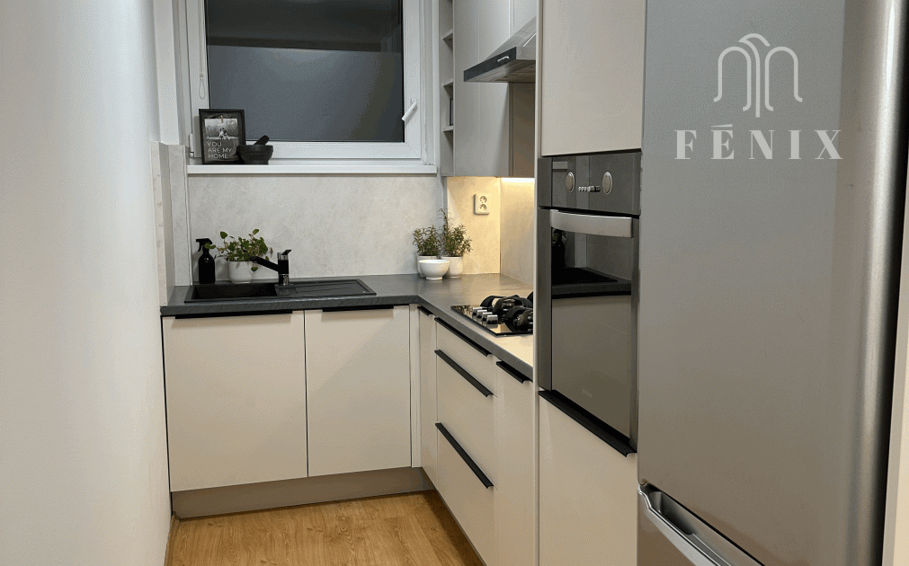 REZERVOVANÝ!Veľký 2 izbový byt 50m2+ 30m2 predzahrádka+parkovacie miesto