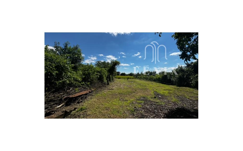 Rozsiahly rovinatý pozemok Perín-Chym, časť  Gomboš