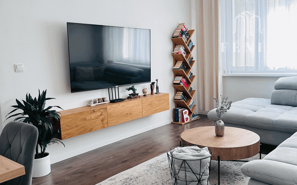 REZERVOVANÝ!  3 izbový byt so šatníkom, 76m2, loggia, pivnica-Branisková ul., Košice