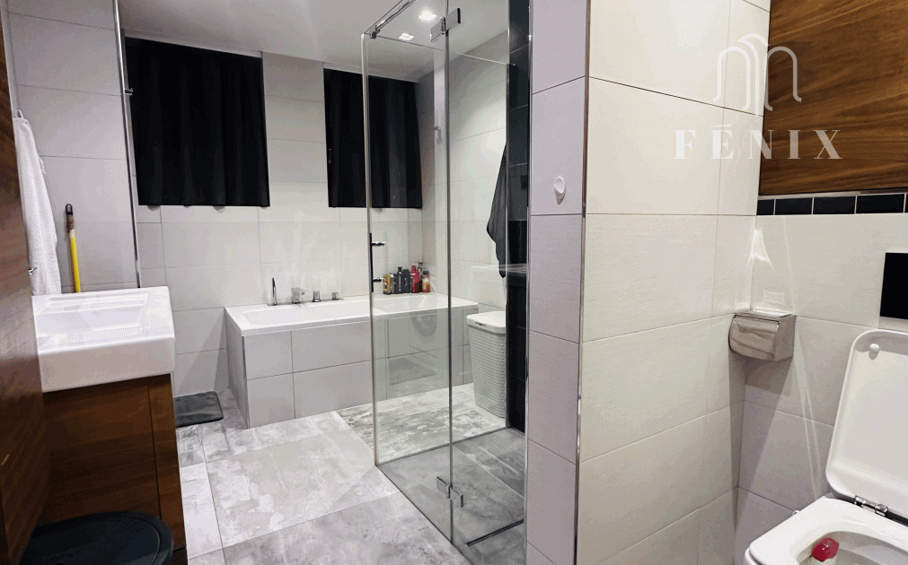 3 izbový výnimočný byt, 82m2 + pivnica 20m2+2 balkóny, Svätoplukova ul, KE