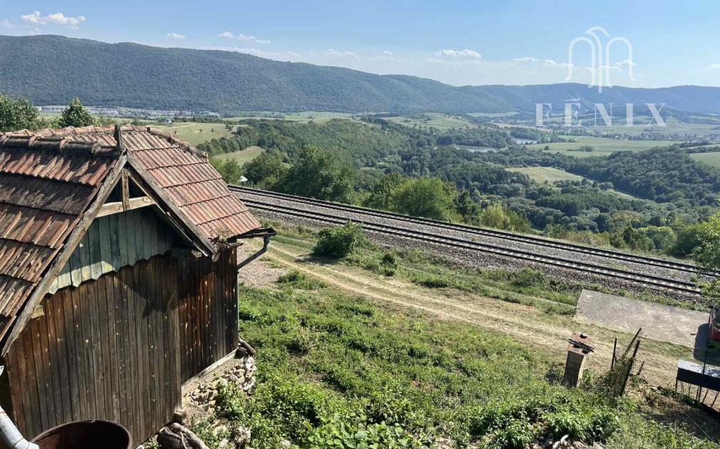 Predaj pozemku – vinica s výhľadom na Hrušovské rybníky