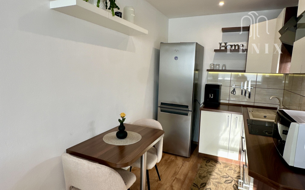 REZERVOVANÝ! Nádherný 1,5 izbový Tr. SNP- Košice, 40m2+loggia+kumbál