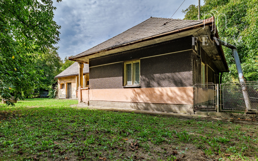 Rodinný dom s veľkou záhradou - Perín-Chym - Gomboš