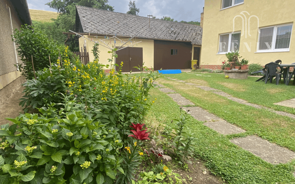 Rodinný dom s obrovským pozemkom 15 árov, Košice- okolie - Medzev