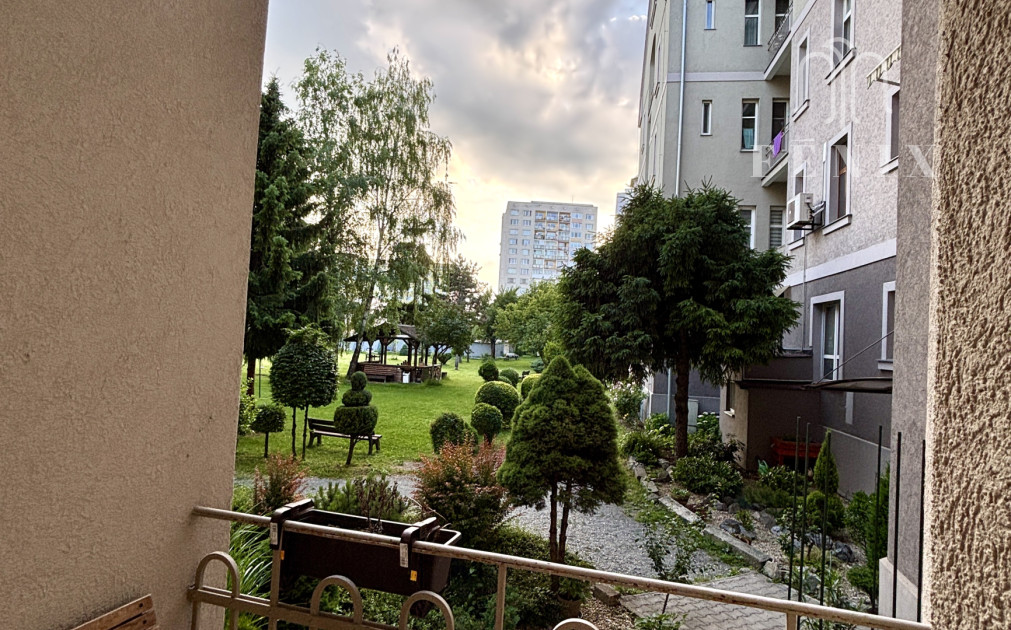 Predaj 3 izbový byt o výmere 93m2 s balkónom, veľkou pivnicou a súkromnou komunitnou záhradou