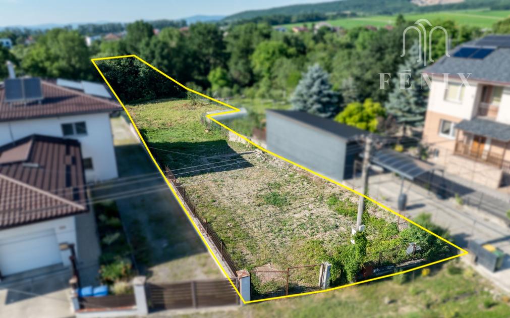 EXKLUZÍVNY STAVEBNÝ POZEMOK 1 461 m² V RUSKOVE
