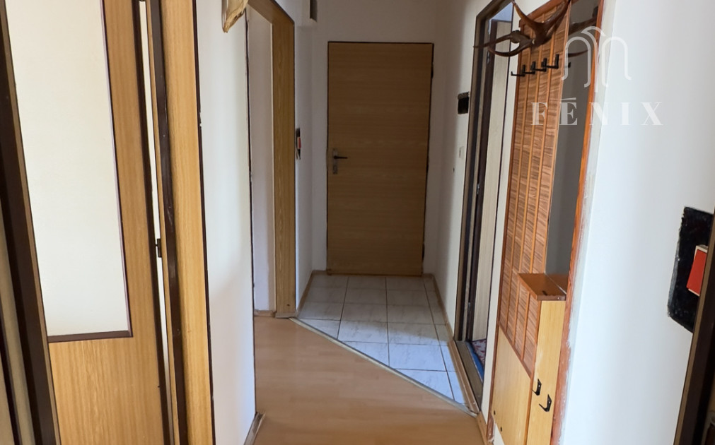 78 m² byt s garážou, pivnicou, balkónom a záhradou v Šemši