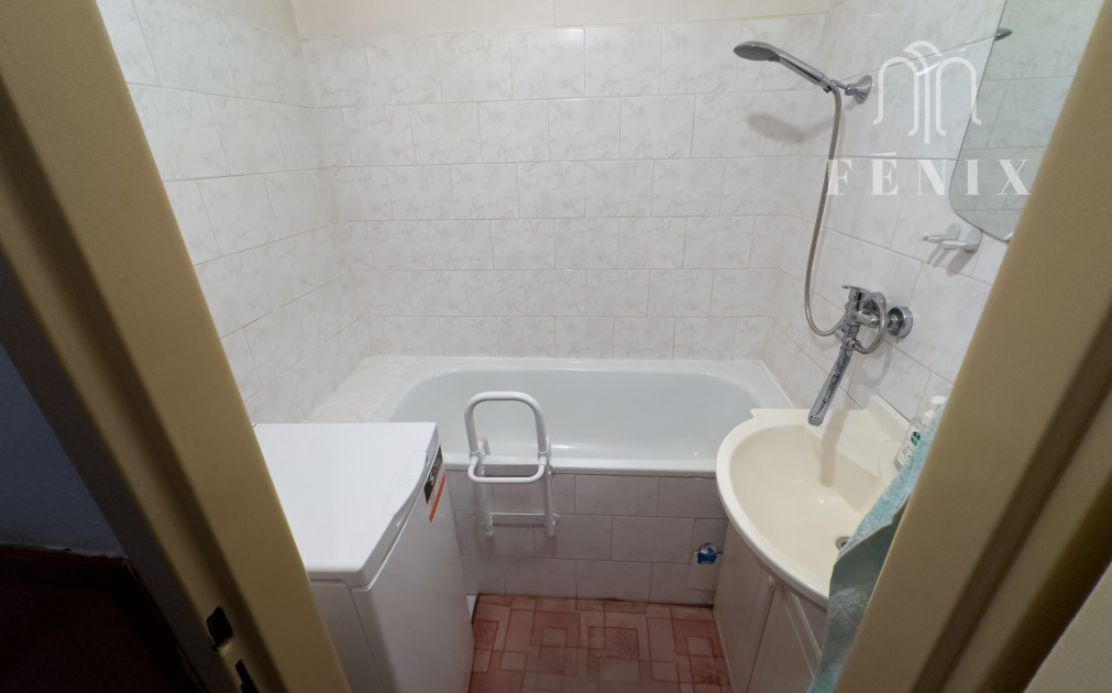 Tehlový 2-izbový byt pri centre, Mudroňova, 55 m² s balkónom