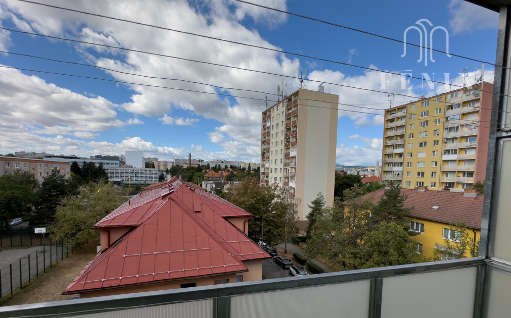 Tehlový 2-izbový byt pri centre, Mudroňova, 55 m² s balkónom