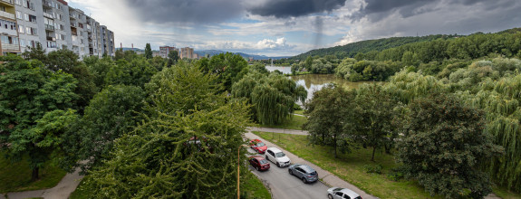 REZERVOVANÉ 3-izbový retro byt na Jazere