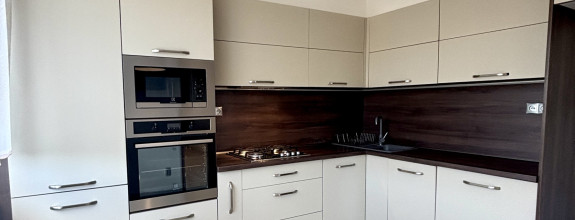 Priestranný 3-izbový byt s 2 balkónmi, 80 m², Košice – Furča