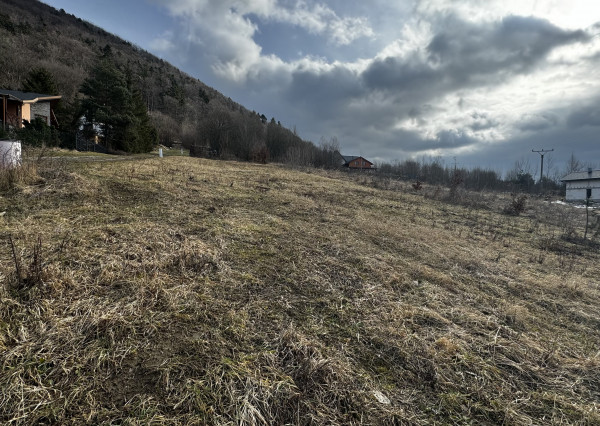 Slnečný pozemok vhodný na výstavbu RD , Drienica