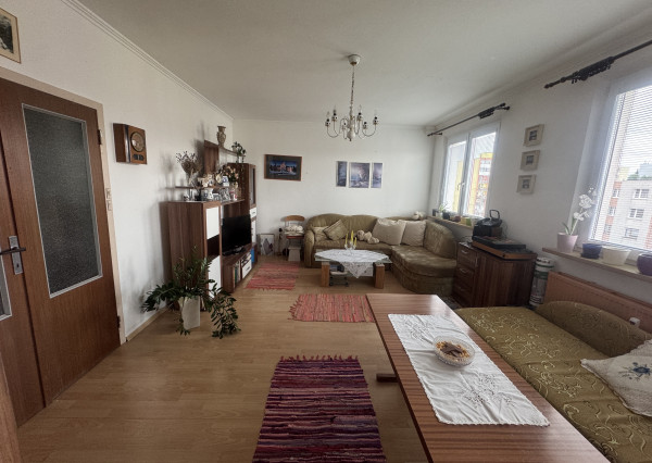 REZERVOVANÉ - Na predaj priestranný 2-izbový byt v obľúbenej lokalite – Prešov, Sekčov