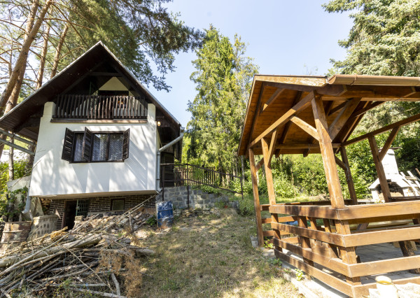 Chata na oddych s pozemkom v Nižnom Medzeve