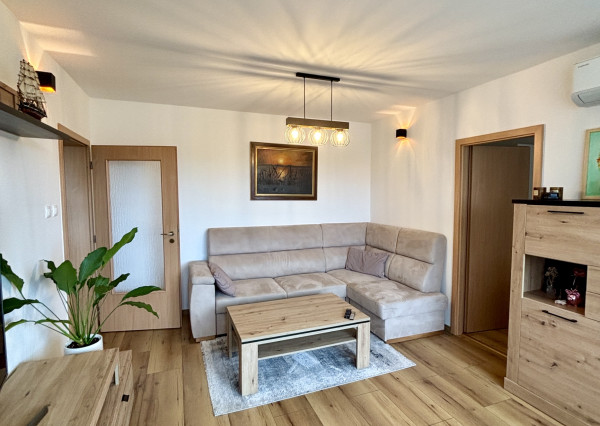 3 izbový byt na Kalvárii, 53 m2, 2. poschodie , loggia